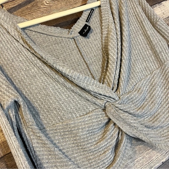 Urban Outfitters Out from Under Grey Waffle Knit Twist Front Crop Top - Picture 2 of 4